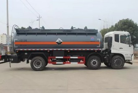 潤知星牌SCS5254GFWDFH型東風(fēng)天錦小三軸腐蝕性物品罐式運輸車(chē) 潤知星牌SCS5254GFWDFH型東風(fēng)天錦小三軸腐蝕性物品罐式運輸車(chē)
