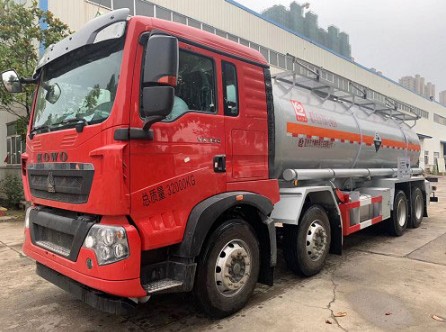 重汽豪沃SLS5322GFWZ5型腐蝕性物品罐式運輸車(chē) 重汽豪沃SLS5322GFWZ5型腐蝕性物品罐式運輸車(chē)