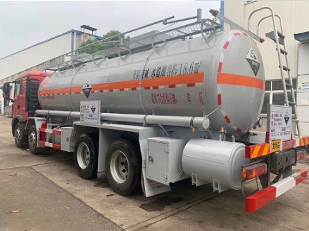 重汽豪沃SLS5322GFWZ5型腐蝕性物品罐式運輸車(chē) 重汽豪沃SLS5322GFWZ5型腐蝕性物品罐式運輸車(chē)