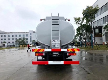 力神牌國五東風(fēng)柳汽乘龍前四后四供液車(chē) 力神牌國五東風(fēng)柳汽乘龍前四后四供液車(chē)