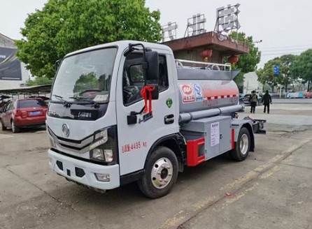 國六藍牌加油車(chē)圖片 國六藍牌加油車(chē)圖片