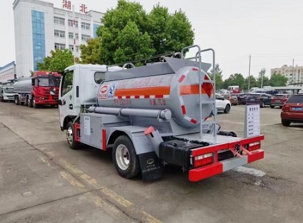 國六藍牌加油車(chē)圖片 國六藍牌加油車(chē)圖片