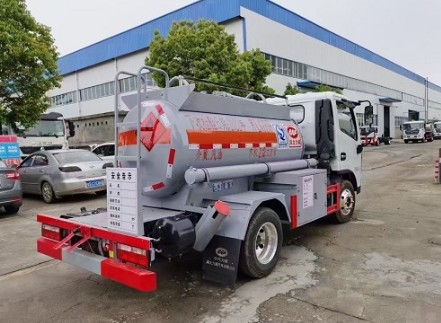 國六藍牌加油車(chē)多方位圖片 國六藍牌加油車(chē)多方位圖片