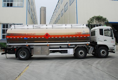 國六東風(fēng)天錦25方油罐車(chē) 國六東風(fēng)天錦25方油罐車(chē)