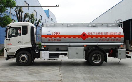 國六東風(fēng)天錦12.6方加油車(chē) 國六東風(fēng)天錦12.6方加油車(chē)
