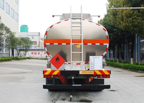 國六重汽汕德卡30.5方鋁合金運油車(chē) 國六重汽汕德卡30.5方鋁合金運油車(chē)