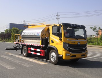 6.3立方東風(fēng)華神T3智能型瀝青灑布車(chē) 6.3立方東風(fēng)華神T3智能型瀝青灑布車(chē)