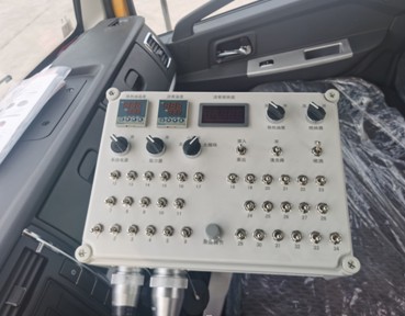 7立方標準型瀝青灑布車(chē) 7立方標準型瀝青灑布車(chē)