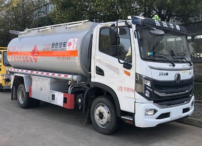 國六東風(fēng)華神(T3)8噸油罐車(chē) 國六東風(fēng)華神(T3)8噸油罐車(chē)
