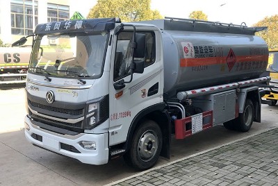 國六東風(fēng)華神(T3)8噸油罐車(chē) 國六東風(fēng)華神(T3)8噸油罐車(chē)