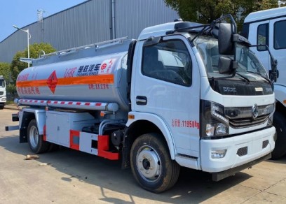 國六東風(fēng)8噸油罐車(chē) 國六東風(fēng)8噸油罐車(chē)