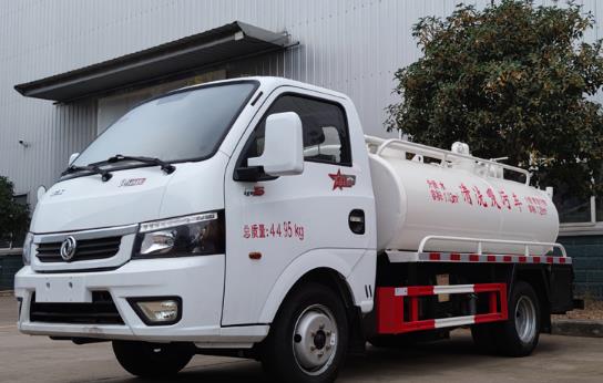 國六東風(fēng)途逸3方清洗吸污車(chē) 國六東風(fēng)途逸3方清洗吸污車(chē)