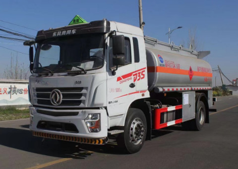 東風(fēng)專(zhuān)用底盤(pán)(D3S)10噸油罐車(chē) 東風(fēng)專(zhuān)用底盤(pán)(D3S)10噸油罐車(chē)