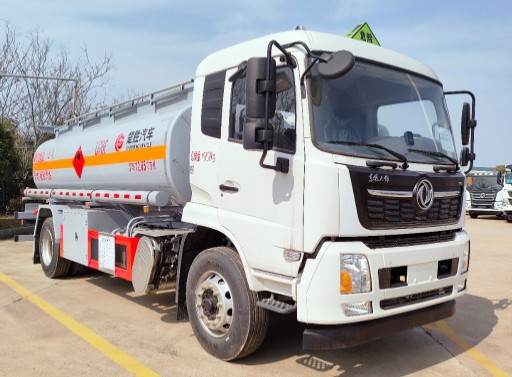 國六東風(fēng)天錦12.65方油罐車(chē)_CSC5180GJYD6A型加油車(chē) 國六東風(fēng)天錦12.65方油罐車(chē)_CSC5180GJYD6A型加油車(chē)