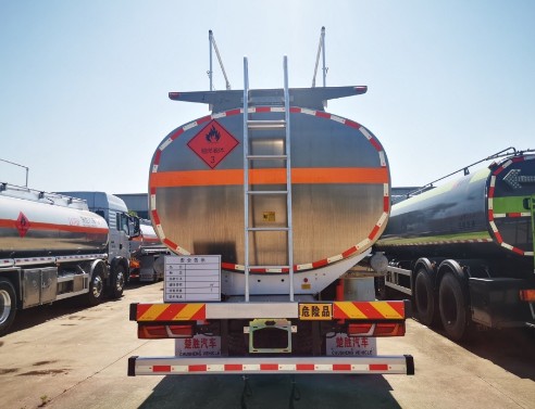 國六陜汽德龍前四后八鋁合金運油車(chē) 國六陜汽德龍前四后八鋁合金運油車(chē)