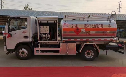 成龍威4.7方飛機加油車(chē)_東風(fēng)多利卡飛機加油車(chē)_楚飛牌CLQ5070GJY6F型飛機加油車(chē) 成龍威4.7方飛機加油車(chē)_東風(fēng)多利卡飛機加油車(chē)_楚飛牌CLQ5070GJY6F型飛機加油車(chē)