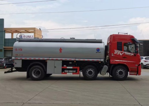 東風(fēng)暢行D3V小三軸食用油運輸車(chē)_潤知星牌SCS5250GSYDFV6型食用油運輸車(chē) 東風(fēng)暢行D3V小三軸食用油運輸車(chē)_潤知星牌SCS5250GSYDFV6型食用油運輸車(chē)