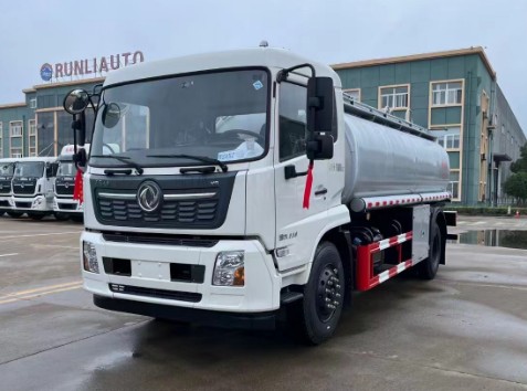 東風(fēng)天錦單橋食用油運輸車(chē)_潤知星牌SCS5180GSYDFH6型食用油運輸車(chē) 東風(fēng)天錦單橋食用油運輸車(chē)_潤知星牌SCS5180GSYDFH6型食用油運輸車(chē)