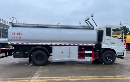 東風(fēng)天錦單橋食用油運輸車(chē)_潤知星牌SCS5180GSYDFH6型食用油運輸車(chē) 東風(fēng)天錦單橋食用油運輸車(chē)_潤知星牌SCS5180GSYDFH6型食用油運輸車(chē)