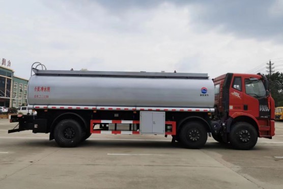 解放J6小三軸普通液體運輸車(chē)_潤知星牌SCS5255GPGCA6型普通液體運輸車(chē) 解放J6小三軸普通液體運輸車(chē)_潤知星牌SCS5255GPGCA6型普通液體運輸車(chē)