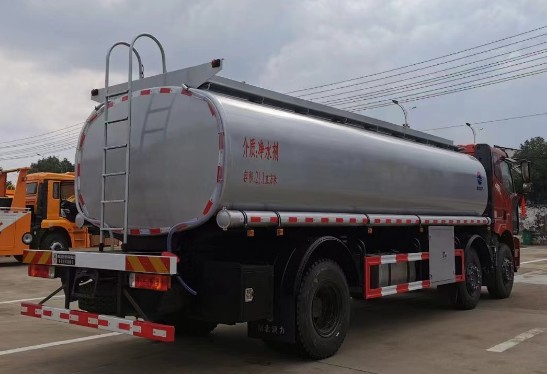 解放J6小三軸普通液體運輸車(chē)_潤知星牌SCS5255GPGCA6型普通液體運輸車(chē) 解放J6小三軸普通液體運輸車(chē)_潤知星牌SCS5255GPGCA6型普通液體運輸車(chē)
