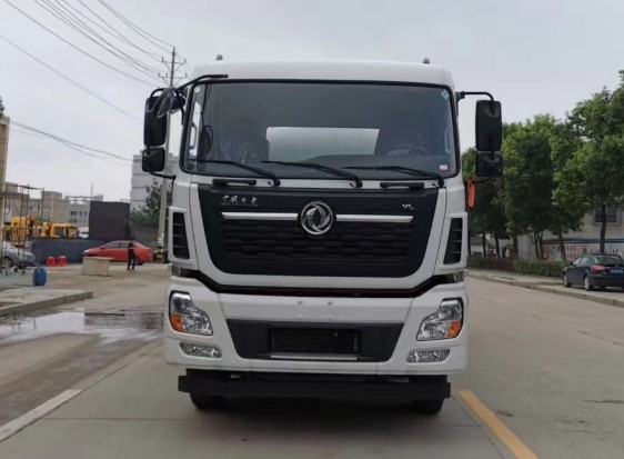 東風(fēng)天龍前四后八普通液體運輸車(chē)_潤知星牌SCS5311GPGDFH6型普通液體運輸車(chē) 東風(fēng)天龍前四后八普通液體運輸車(chē)_潤知星牌SCS5311GPGDFH6型普通液體運輸車(chē)