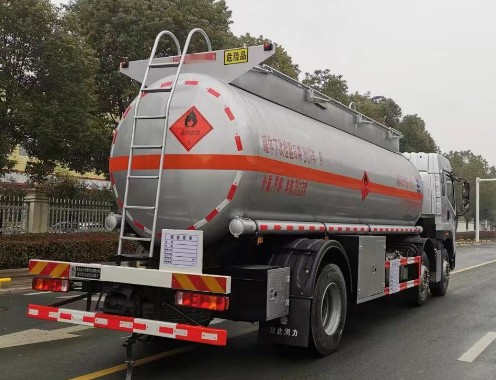 解放JK6前四后四20方易燃液體罐式運輸車(chē)_潤知星牌SCS5264GRYCA6型易燃液體罐式運輸車(chē) 解放JK6前四后四20方易燃液體罐式運輸車(chē)_潤知星牌SCS5264GRYCA6型易燃液體罐式運輸車(chē)
