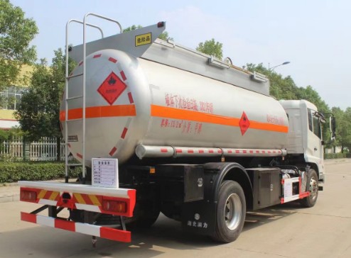 東風(fēng)天錦單橋13.2方易燃液體罐式運輸車(chē)_潤知星牌SCS5181GRYDFH6型易燃液體罐式運輸車(chē) 東風(fēng)天錦單橋13.2方易燃液體罐式運輸車(chē)_潤知星牌SCS5181GRYDFH6型易燃液體罐式運輸車(chē)