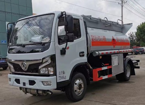 東風(fēng)小多利卡4.6方易燃液體罐式運輸車(chē)_潤知星牌SCS5070GRYEQ6型易燃液體罐式運輸車(chē) 東風(fēng)小多利卡4.6方易燃液體罐式運輸車(chē)_潤知星牌SCS5070GRYEQ6型易燃液體罐式運輸車(chē)