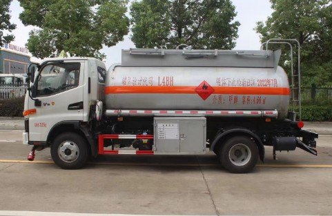江淮駿鈴4.66方易燃液體罐式運輸車(chē)_潤知星牌SCS5071GRYHFC6型易燃液體罐式運輸車(chē) 江淮駿鈴4.66方易燃液體罐式運輸車(chē)_潤知星牌SCS5071GRYHFC6型易燃液體罐式運輸車(chē)