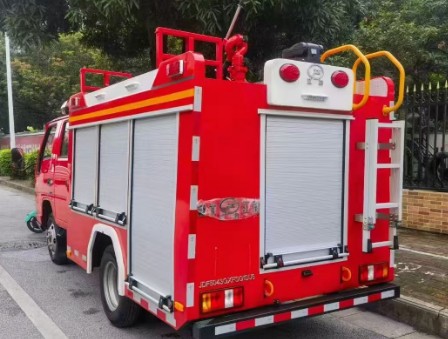 江鈴藍牌水罐消防車(chē)_江特牌JDF5043GXFSG10/J6型水罐消防車(chē) 江鈴藍牌水罐消防車(chē)_江特牌JDF5043GXFSG10/J6型水罐消防車(chē)