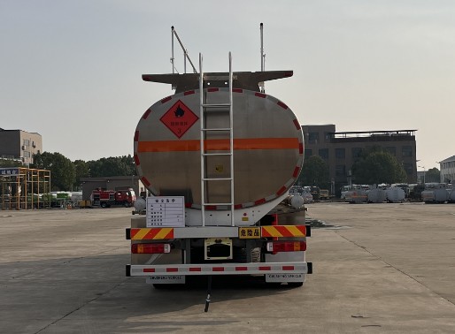 重汽豪沃29.3方鋁合金運油車(chē)_楚勝牌CSC5329GYYLZ6型鋁合金運油車(chē) 重汽豪沃29.3方鋁合金運油車(chē)_楚勝牌CSC5329GYYLZ6型鋁合金運油車(chē)