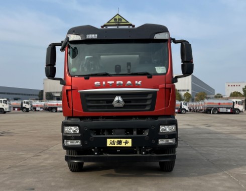 重汽汕德卡30方鋁合金運油車(chē),楚勝牌CSC5320GYYLZK6型鋁合金運油車(chē) 重汽汕德卡30方鋁合金運油車(chē),楚勝牌CSC5320GYYLZK6型鋁合金運油車(chē)