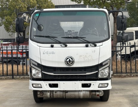 東風(fēng)華神藍牌2.3方加油車(chē)_楚勝牌CSC5040GJYEH6型加油車(chē) 東風(fēng)華神藍牌2.3方加油車(chē)_楚勝牌CSC5040GJYEH6型加油車(chē)